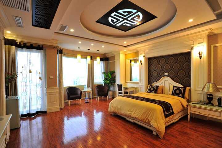 Room 9 of 34