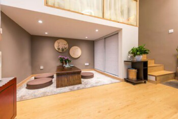 Room 9 of 11