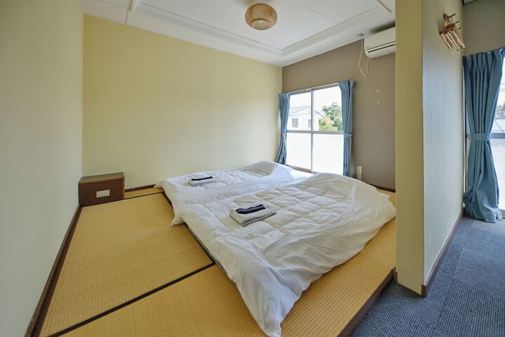 Room 14 of 80