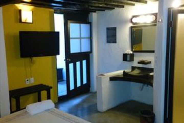 Room 9 of 20
