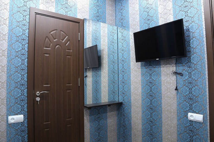 Room 13 of 30