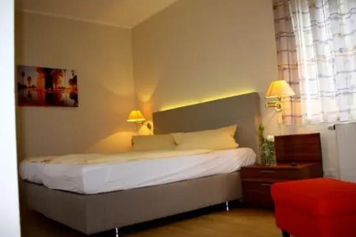 Room 2 of 9