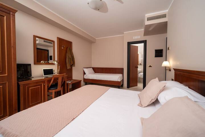Room 15 of 111