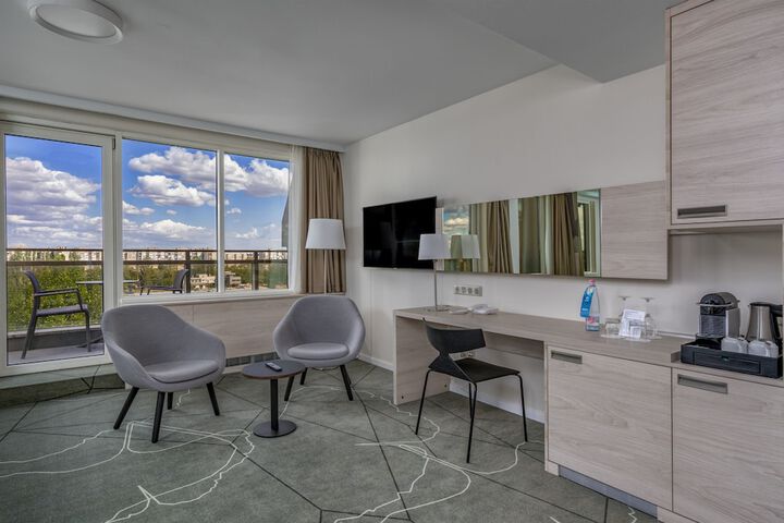 Room 5 of 72