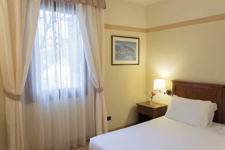 Room 12 of 51