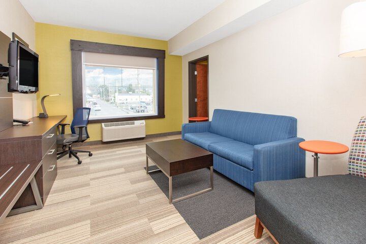 Room 15 of 74