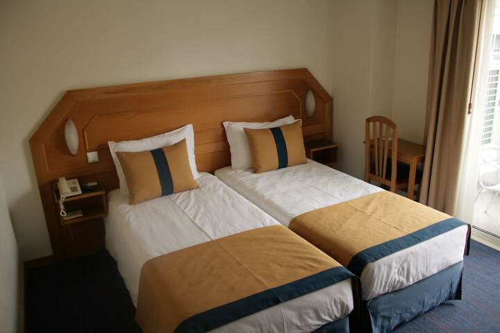 Room 5 of 48