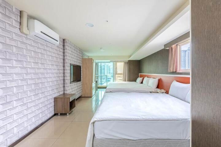 Room 62 of 81