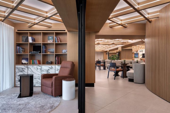 Entrance & Lobby