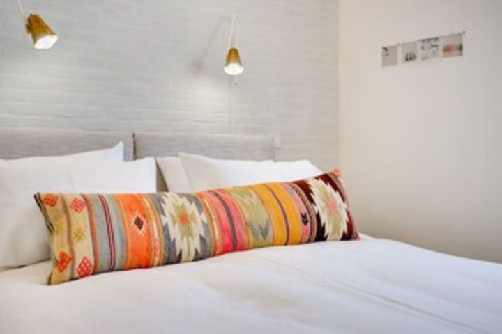 Room 8 of 18