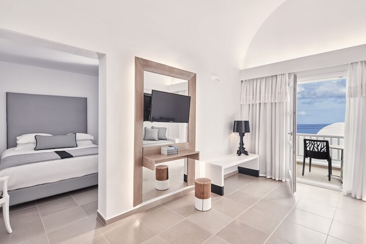 Room 17 of 103