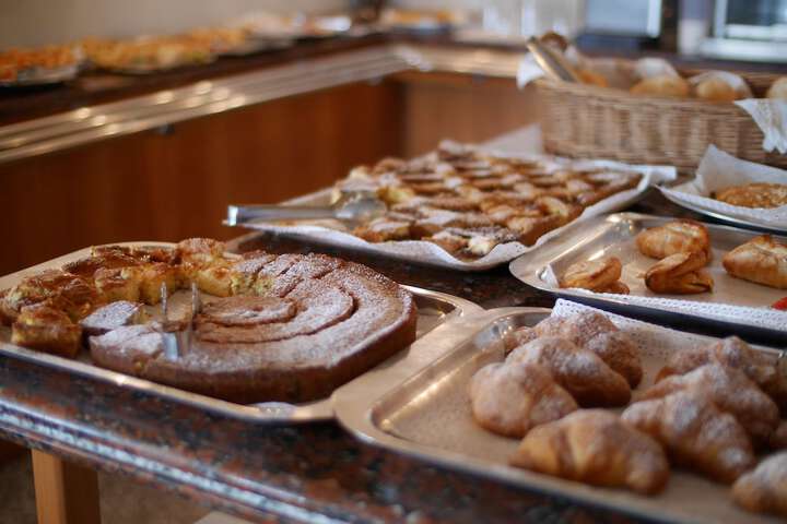 Breakfast/Coffee Service 35 of 111