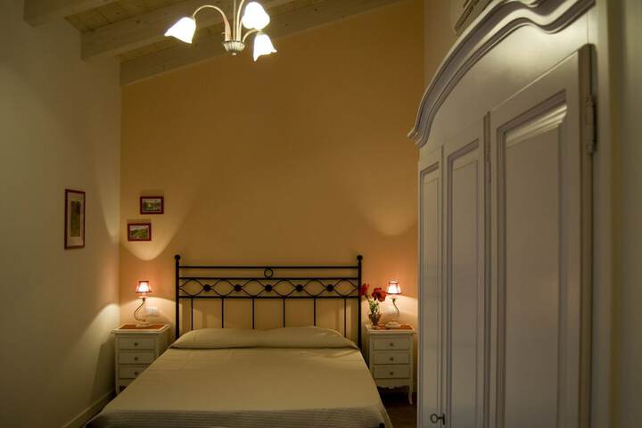 Room 3 of 53