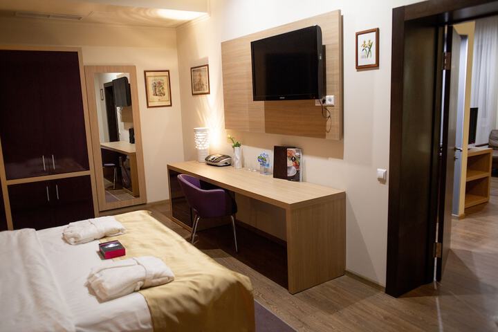 Room 20 of 83