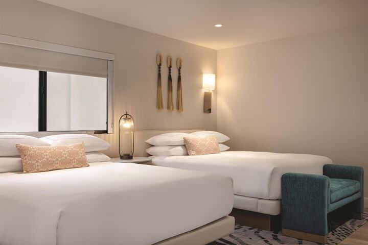 Room 18 of 154