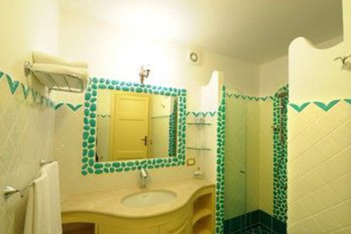 Room 2 of 20