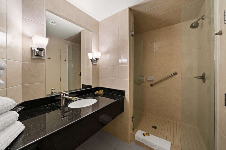 Suite 2 Queen Beds Kitchenette Sitting Area Sofa Bed Full Breakfast (19 of 38)