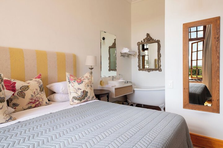 Room 2 of 92