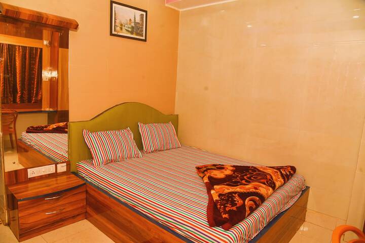 Room 32 of 54