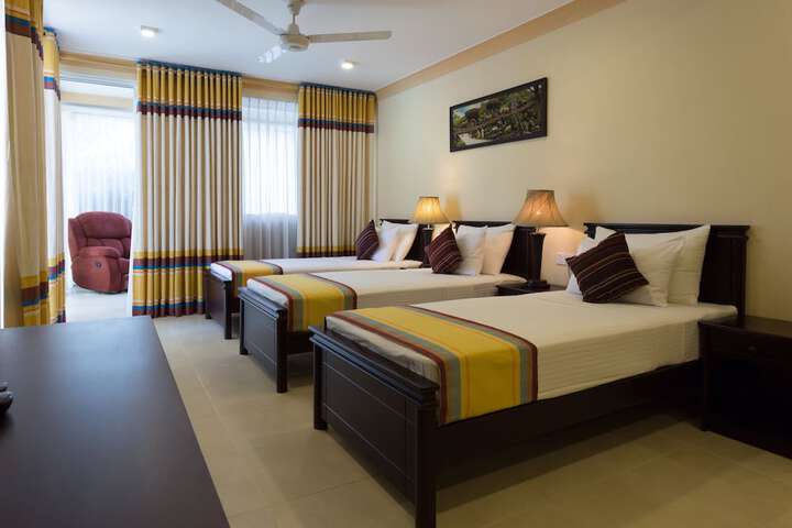 Room 3 of 44