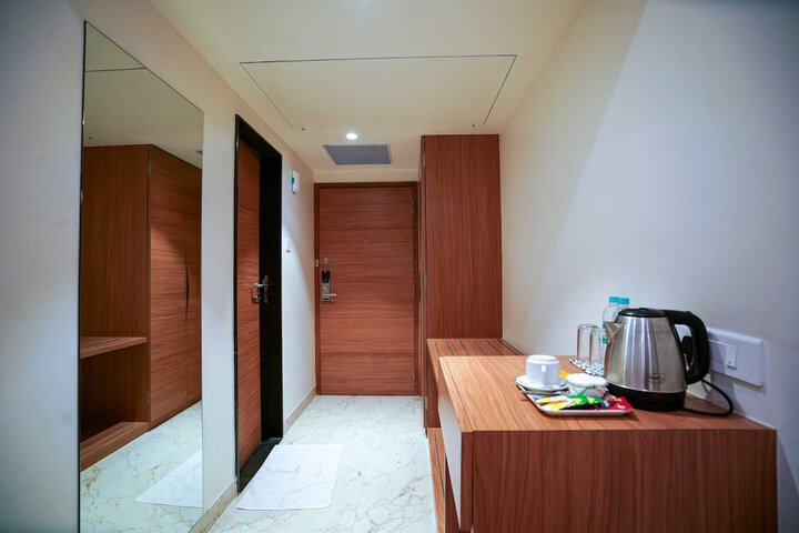 Room 8 of 25