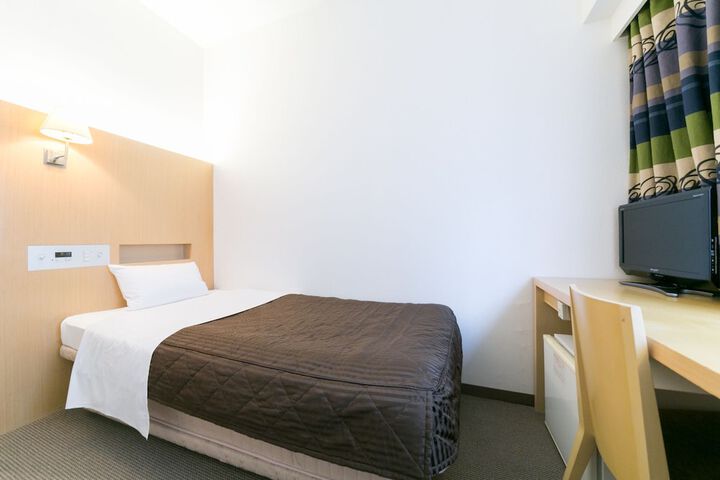 Room 5 of 32