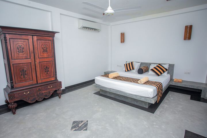 Room 17 of 54