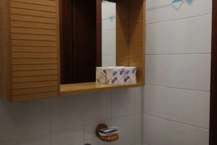 Room 9 of 24