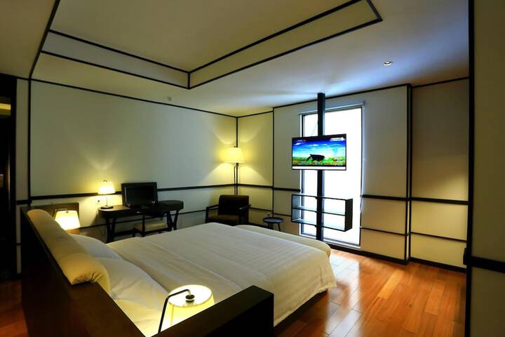 Room 21 of 63