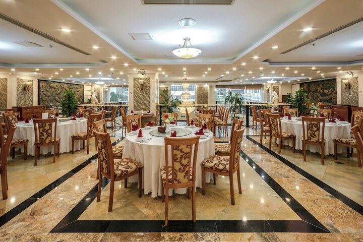 Dining 102 of 119