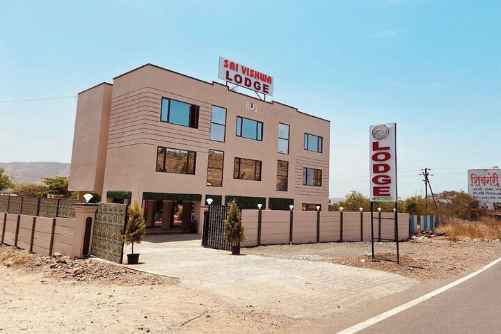Sai Vishwa Lodging in Bhor