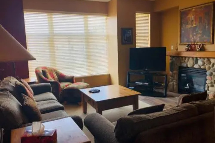 Room 3 of 12