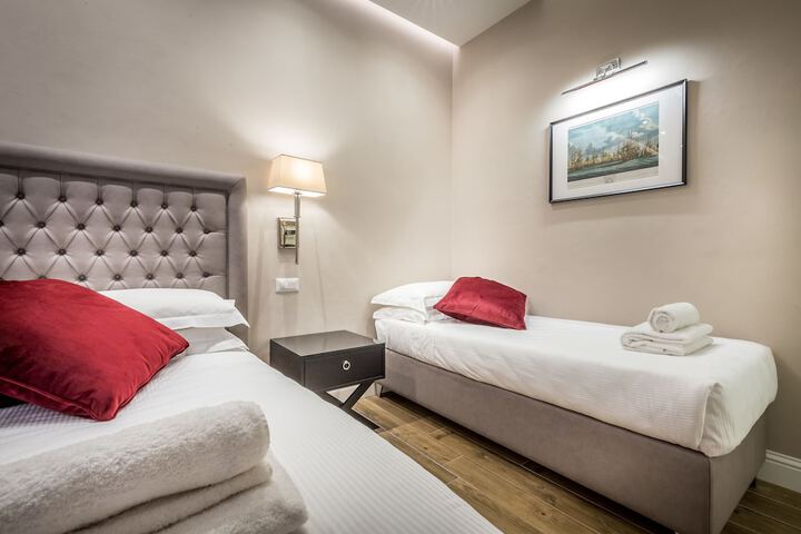 Room 10 of 60