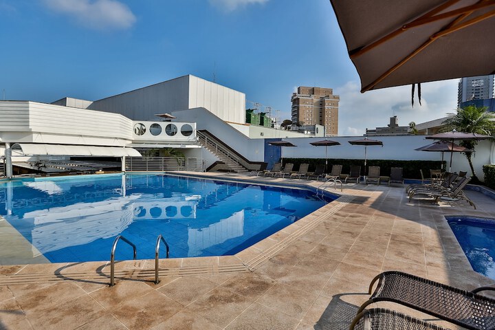Pool 24 of 60