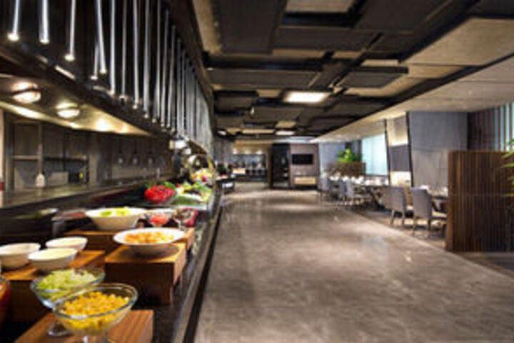 Dining 7 of 83