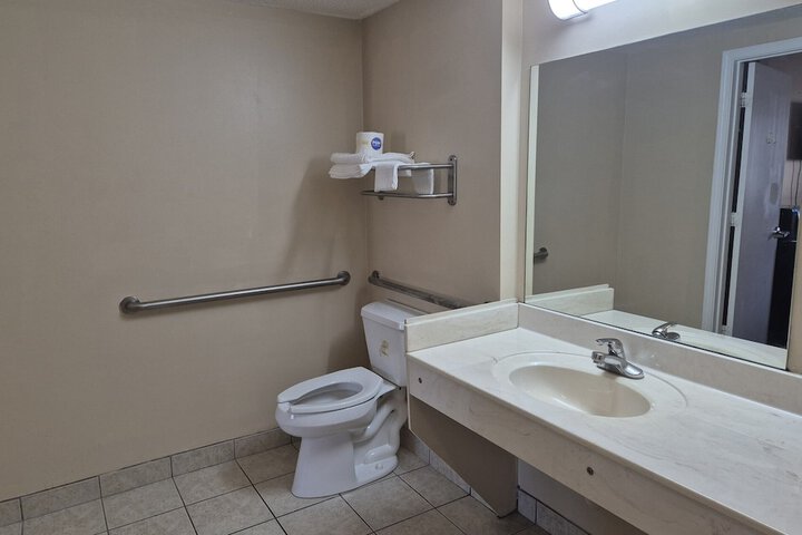 Room 32 of 47