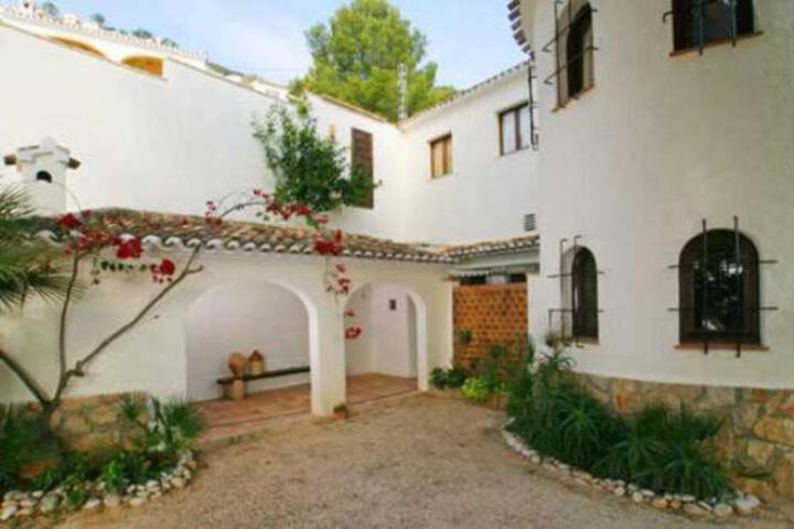 Property image 1