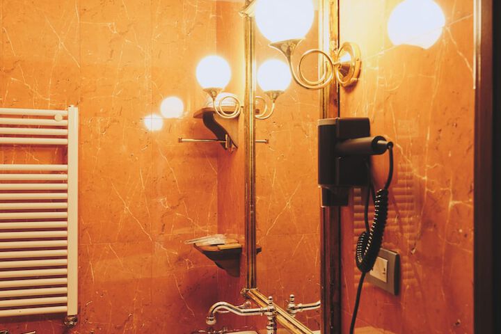 Room 16 of 23