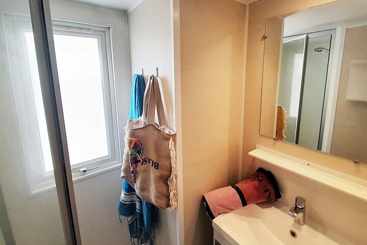 Room 143 of 182