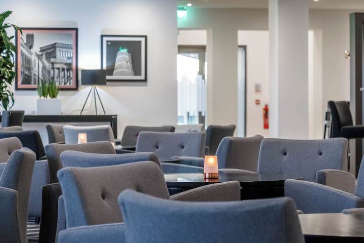 Lounge 115 of 149