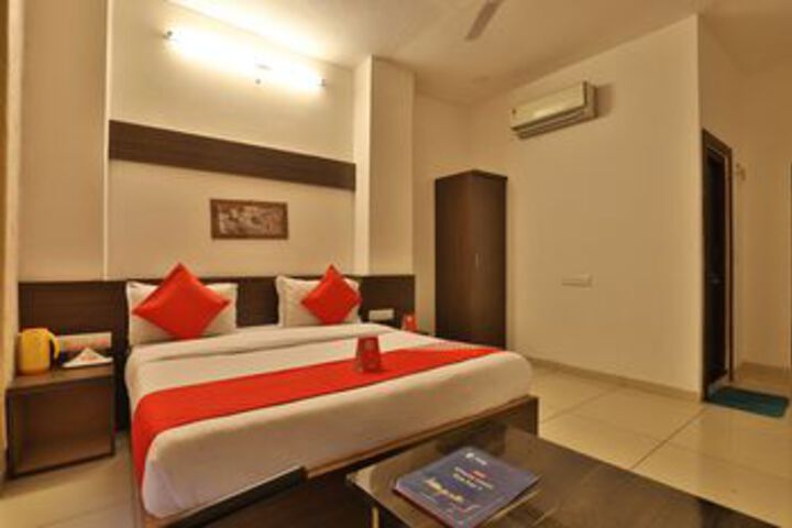 Room 4 of 25