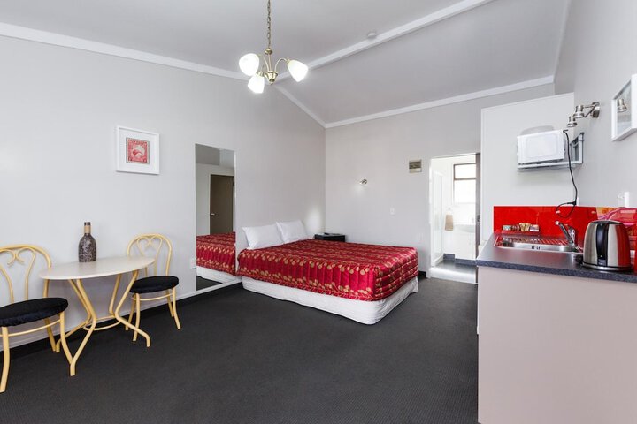 Room 15 of 37