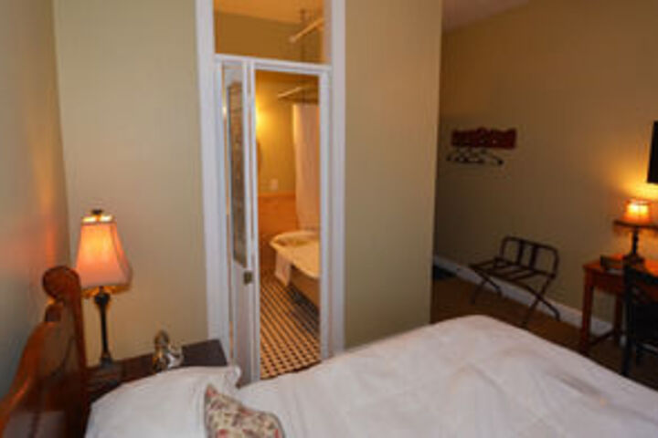 Room 8 of 29