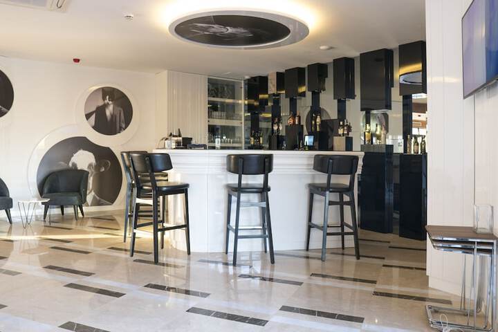 Hotel Interior 6 of 158