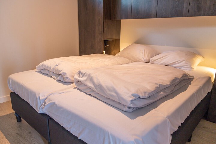 Room 4 of 35
