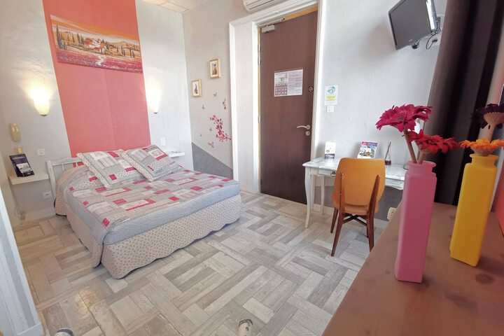 Room 18 of 82