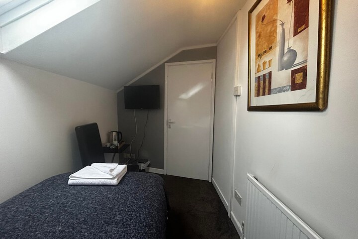 Room 9 of 47