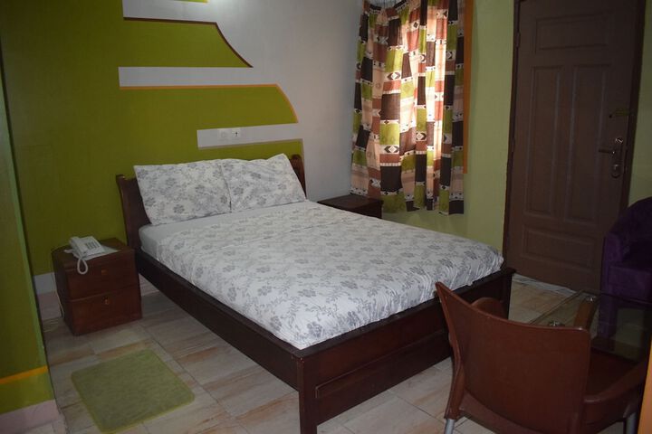 Room 12 of 41