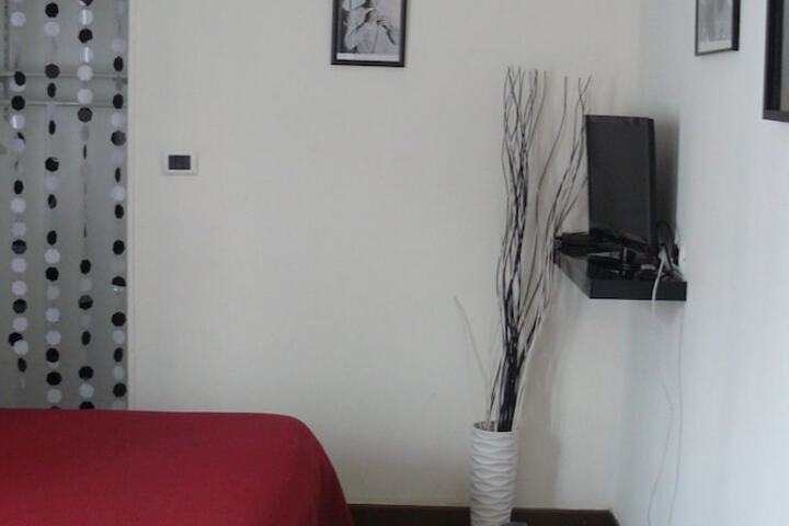 Room 4 of 52