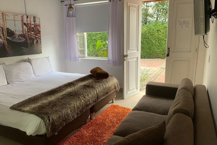 Room 6 of 19